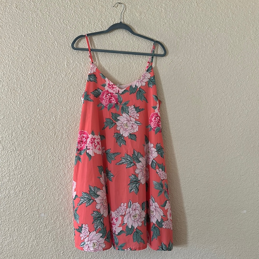 Flattering perfect condition dress